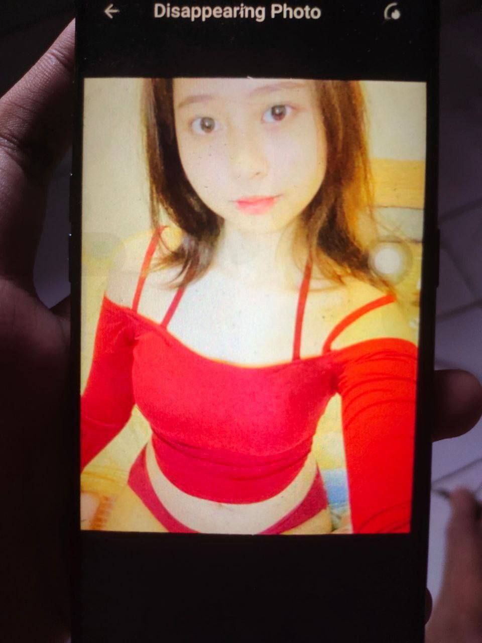 Amalia Mutia photo 3