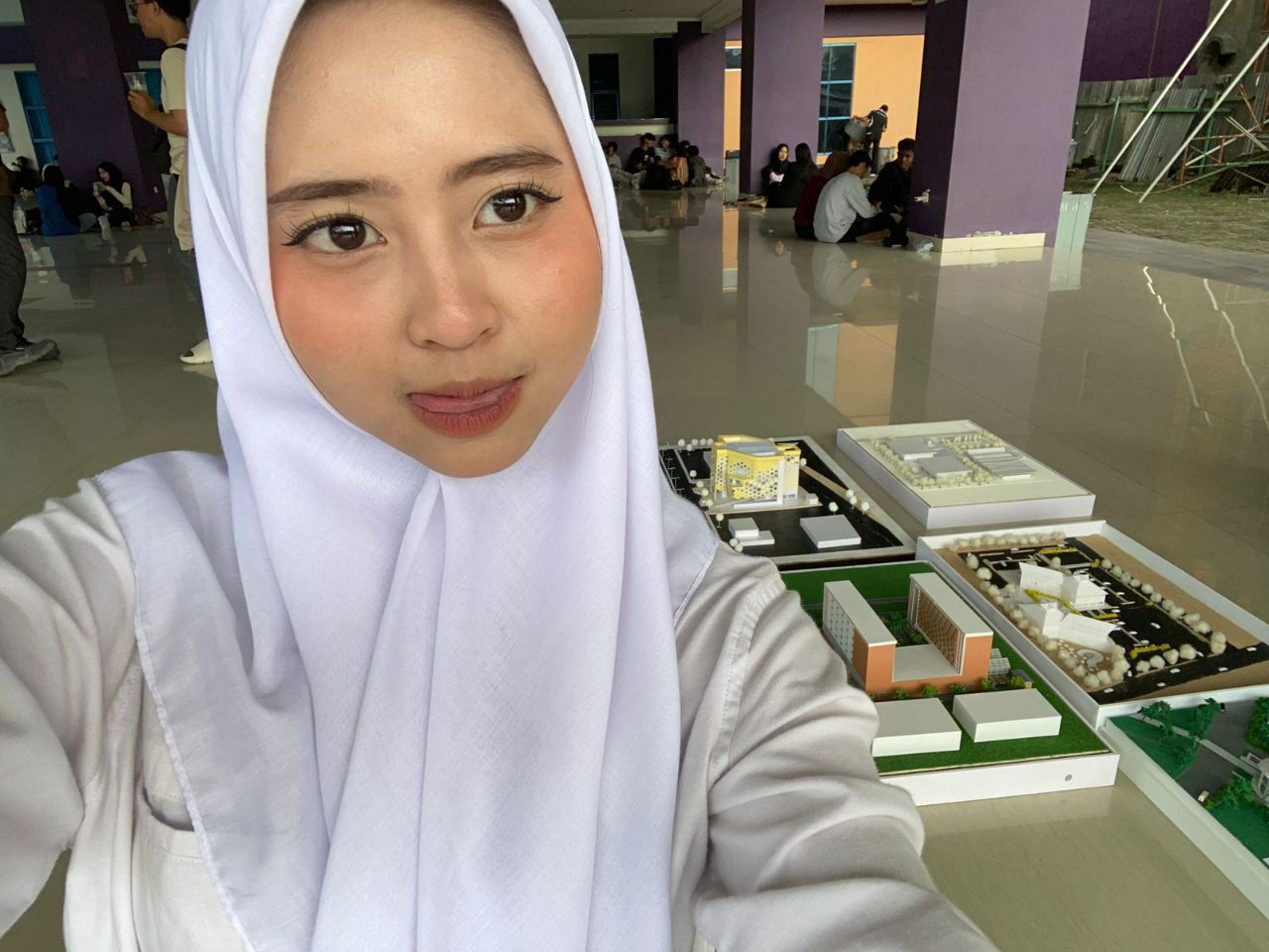 Amalia Mutia photo 7