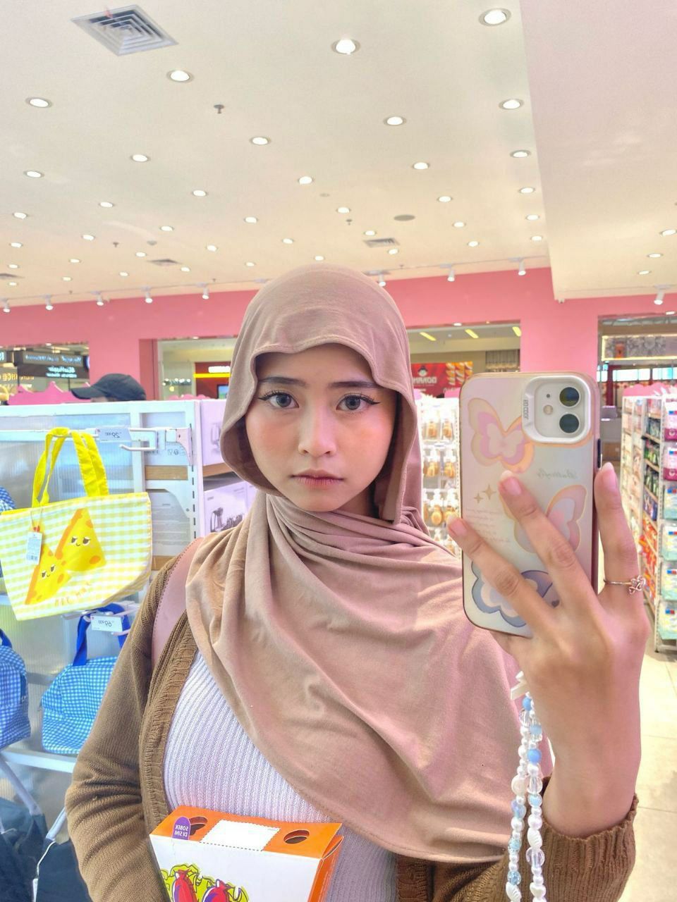 Amalia Mutia photo 9