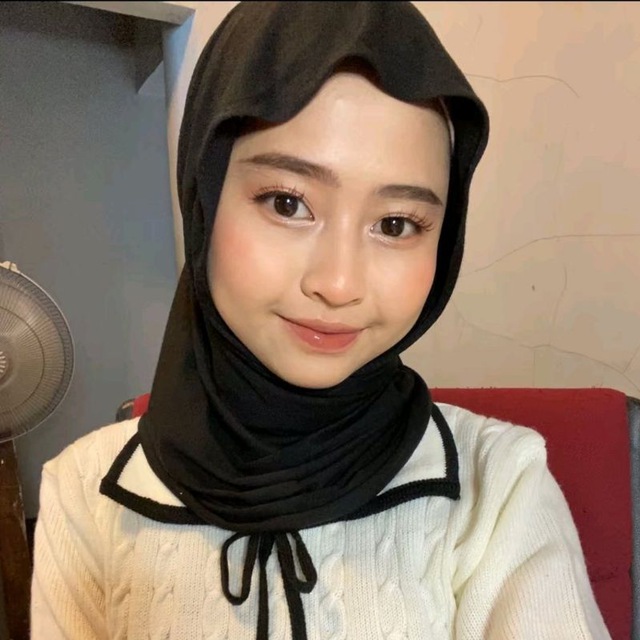 Amalia Mutia photo 20